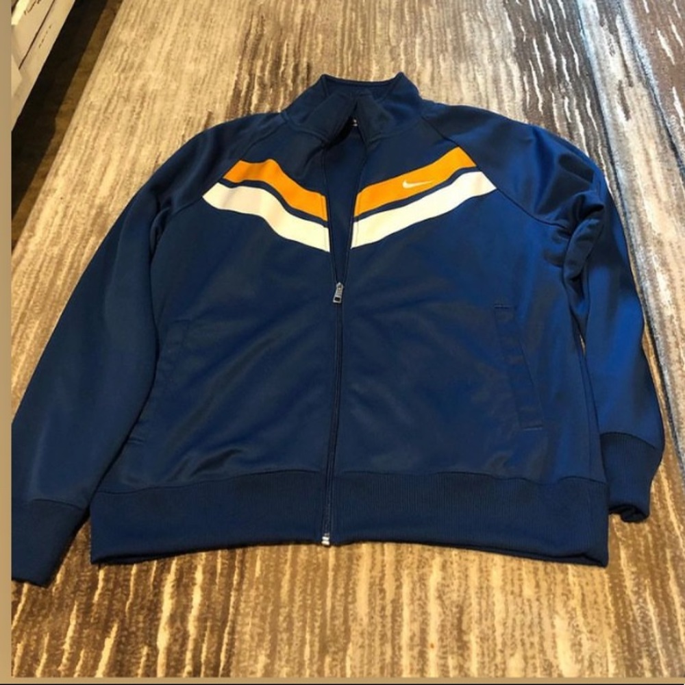 🥳BOGO Nike zip up jacket